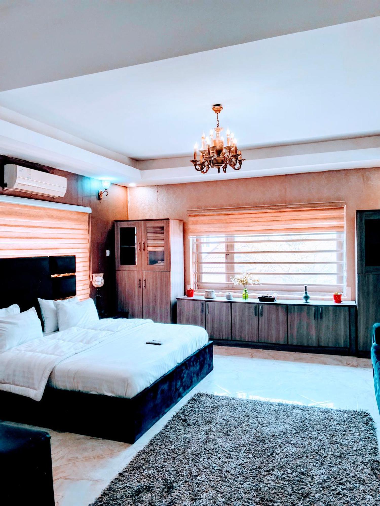 Hotel Nuit De Paris Abudża Zewnętrze zdjęcie
